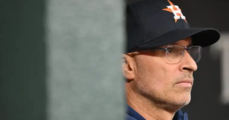 Astros' Bregman: 100 wins in this room.