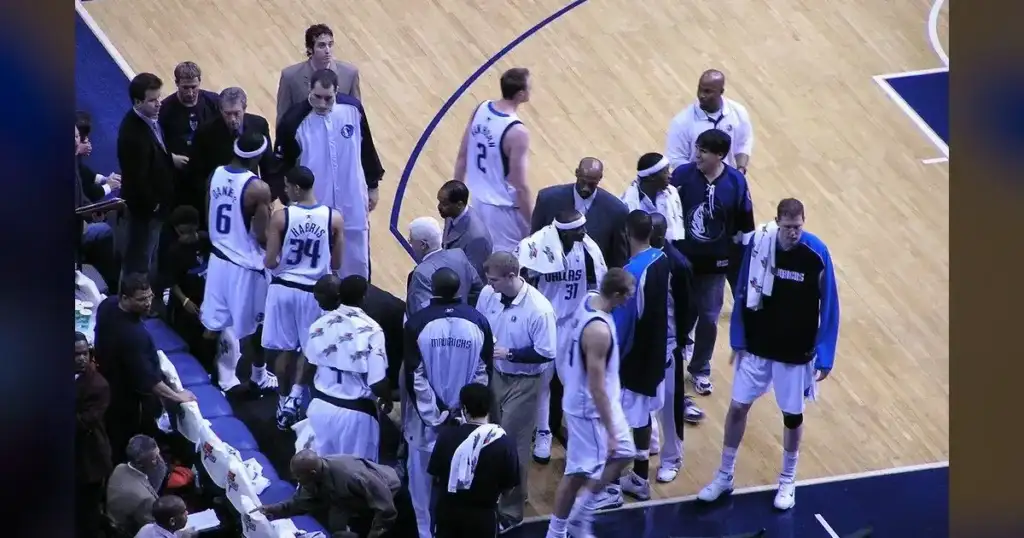 Dallas Scored 149 Points. It Was a Catastrophe. Flagg Injury