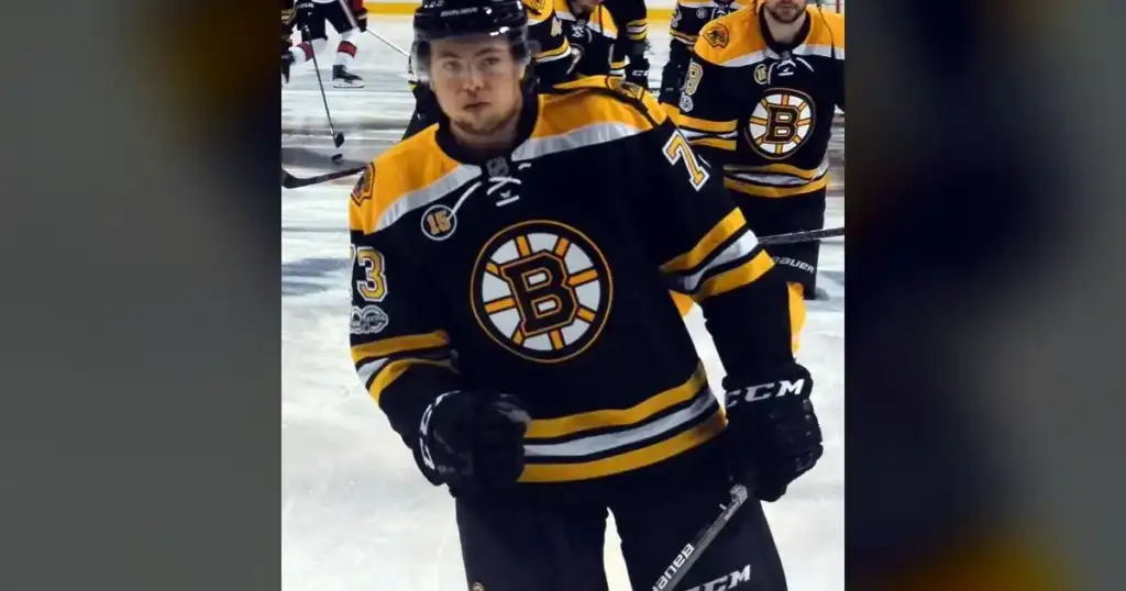 Charlie McAvoy's violent slash sinks Bruins vs. Sabres