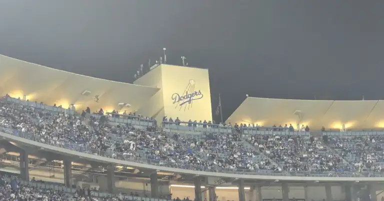 Dodgers' payroll crushed Giants in 5-2 win