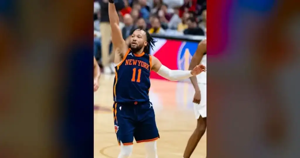 Jalen Brunson Wipes Out Boosie Badazz Courtside at MSG