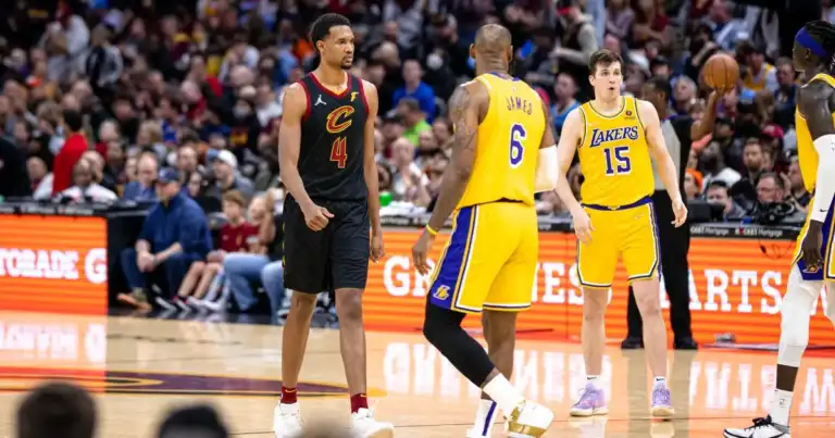 Charles Barkley: "Lakers played flat, no intensity" for Game 6.