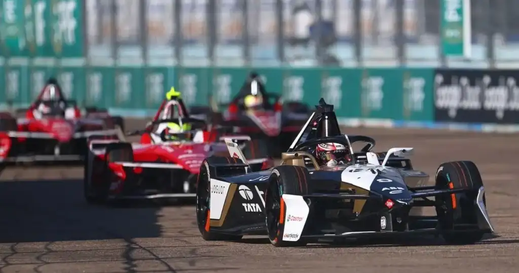 Mitch Evans just ripped Berlin E-Prix Race 2 from 17th.