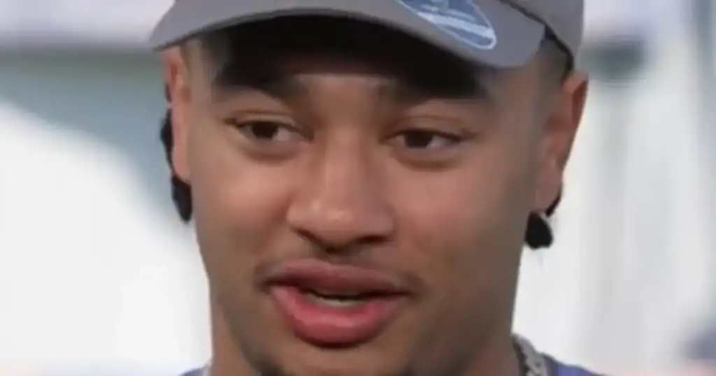 NFL: Jaxon Smith-Njigba's trophy has wrong name & team