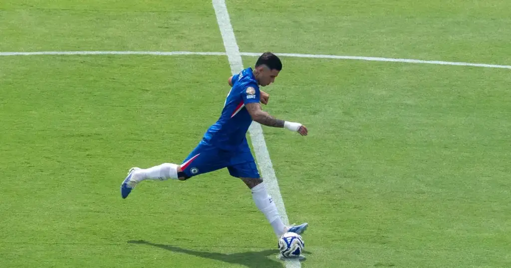 Chelsea's $161M Enzo Fernández price shocks FFP.