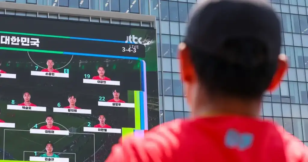 Korea GK Kim Seung-gyu's Gaffe Gifted Mexico Group A