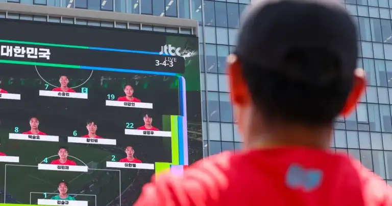 Korea GK Kim Seung-gyu's Gaffe Gifted Mexico Group A