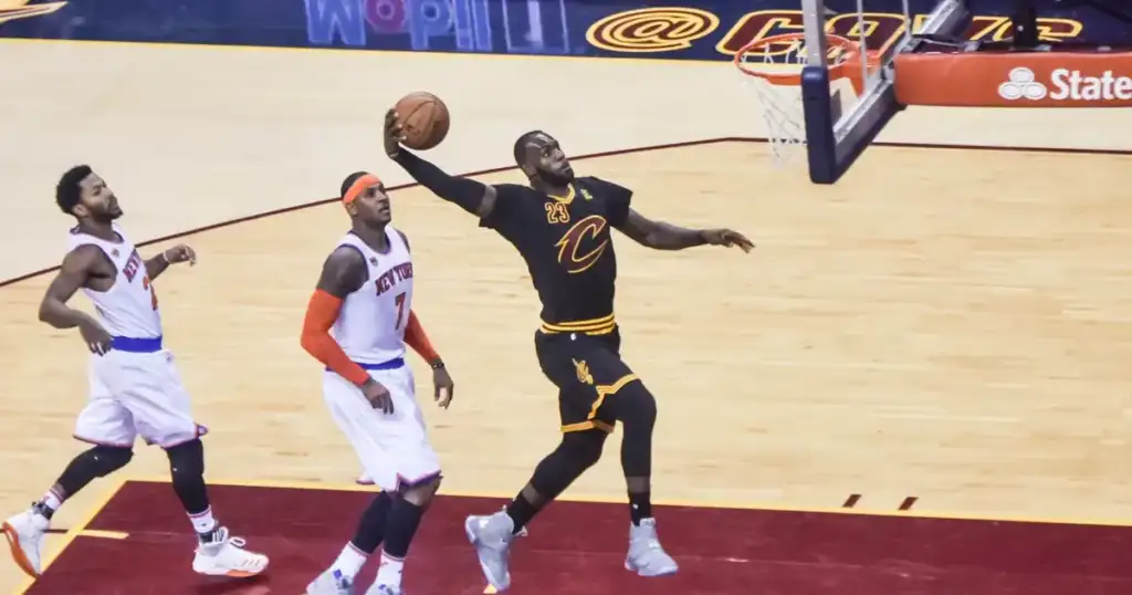 LeBron's L.A. Collapse Guarantees Cavs Reunion