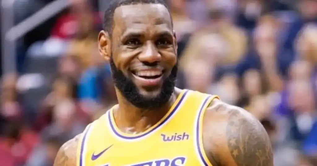 LeBron James Just Left The Lakers. His 8-Year Run Is Over.