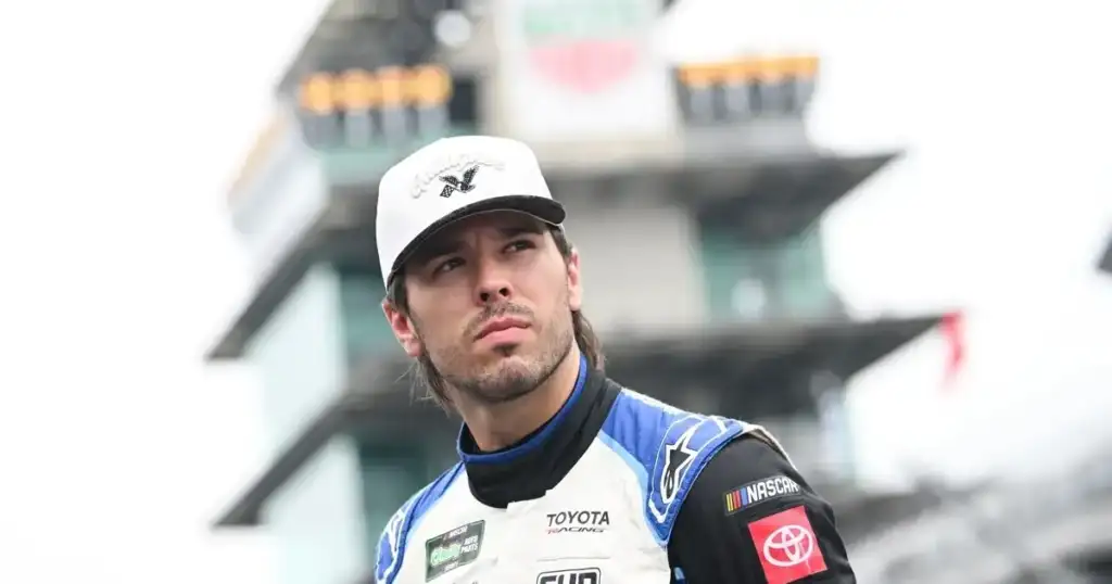 Haas unleashes 3 O'Reilly NASCAR trucks, signs Thompson.